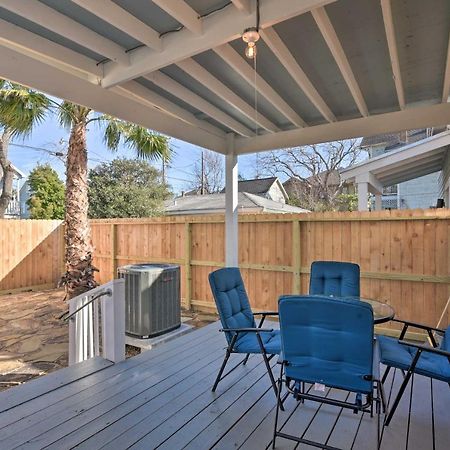 Bright Galveston Cottage Close To Beach And Strand Exterior photo